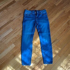 TAHARI JEANS